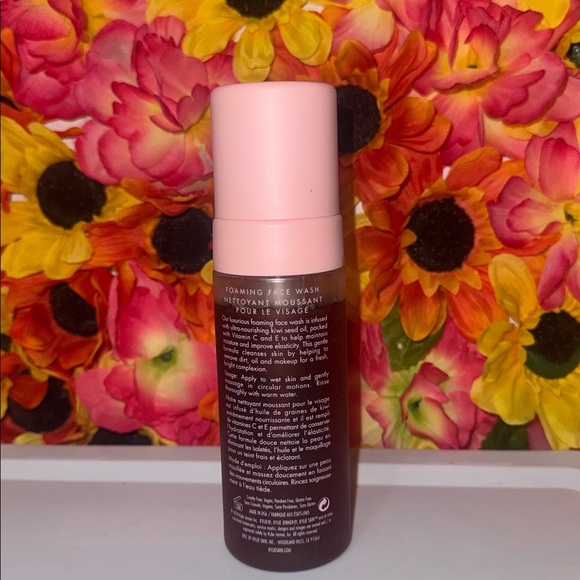 KYLIE SKIN by Kylie Jenner Foaming Face Wash - Picture 3 of 3